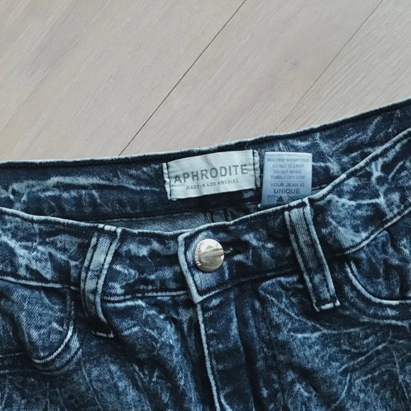 Aphrodite High Waisted Jeans - Picture 2 of 5